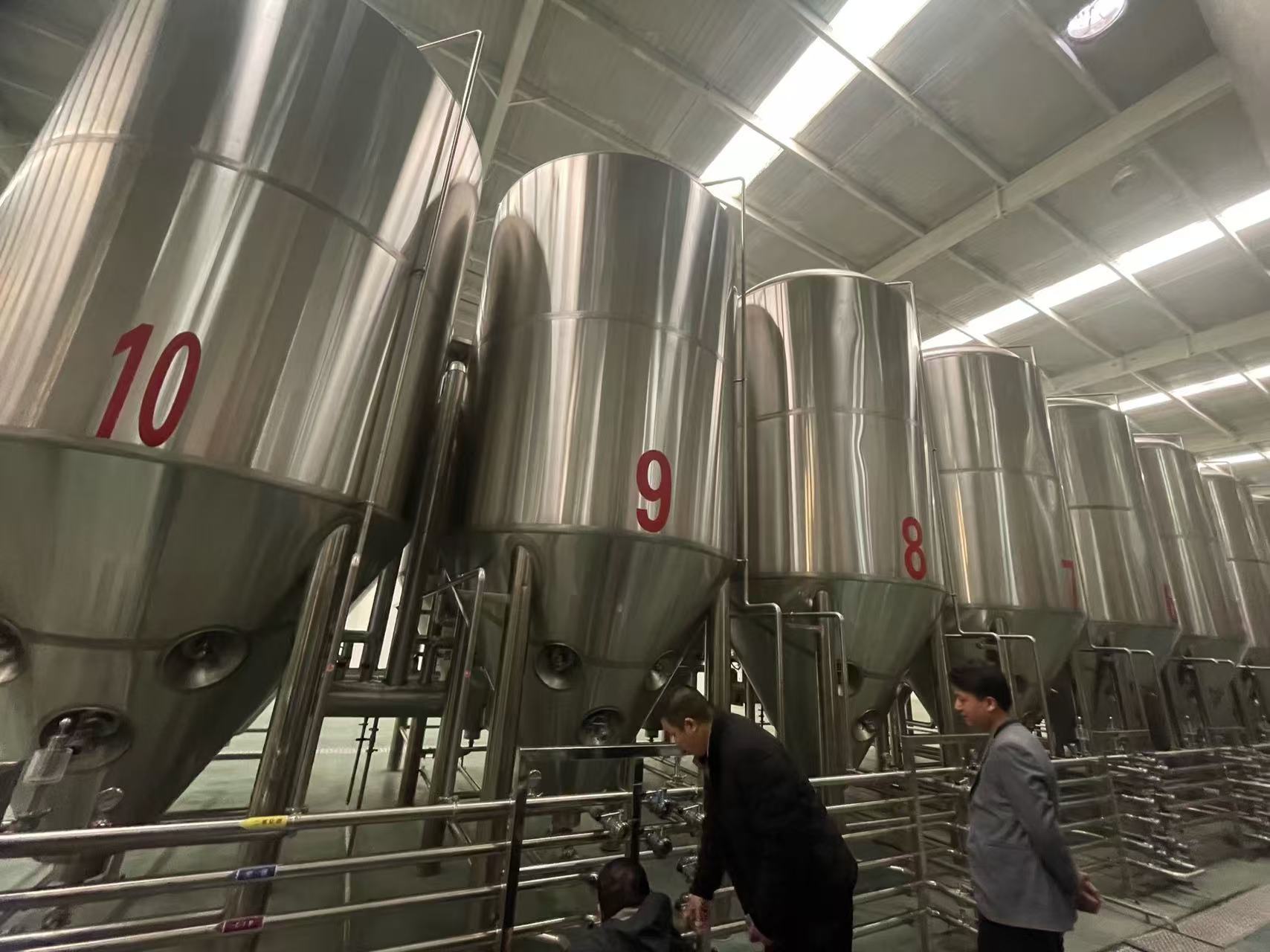 榆林精酿啤酒设备厂—平面布置、设备设计、制造、调试、培训等一条龙服务